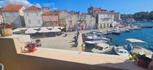 Milna (Brac) Apartment | House Benbello