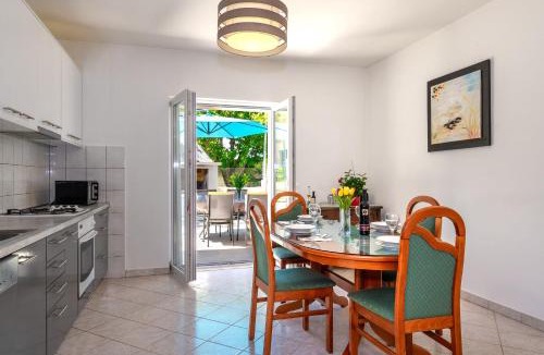 Cavoglave House | House Green Hideaway MM