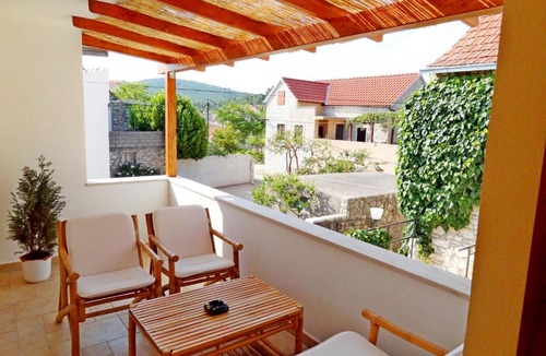 Vrboska House | House Lara