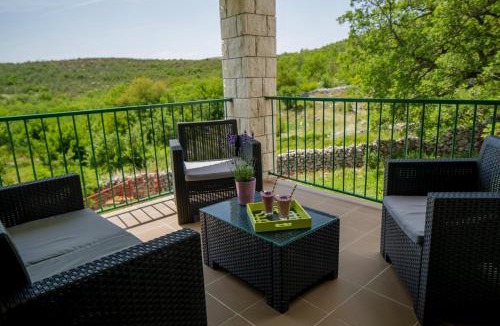 Klis House | House Lucia