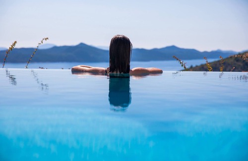 Brsecine House | House Maro-infinty pool with splendid view