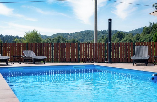 Crni Lug Ski Chalet | House Mountain Resort - 3 Chalets with pool & spa near Risnjak , Gorski kotar