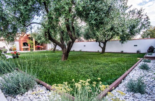 Muntic Apartment | House Nada apartman