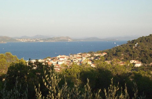 Nevidane House | House on the island of Pasman