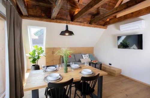 Zasip Bed & Breakfast | House Troha - Rooms & Apartments