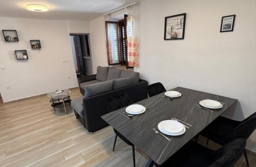 Privlaka Apartment | House Varoš