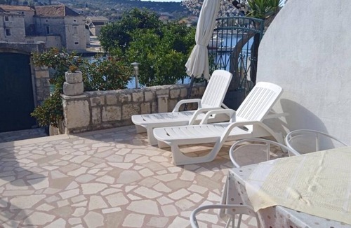 Veliki Drvenik Apartment | Apartment Milan - 10 m from the sea - Drvenik Veli (Island Drvenik Veli), Riviera Trogir, Croatia