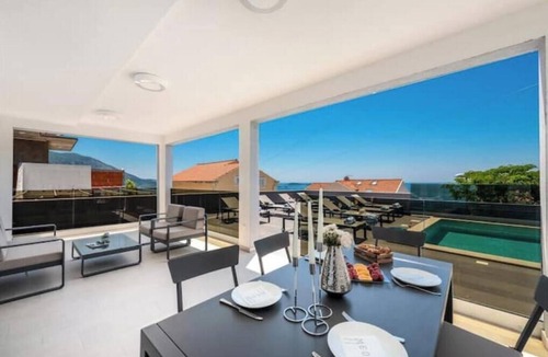 Mlini Villa | Villa Poco Loco -Comfort Two Bedroom Apartment