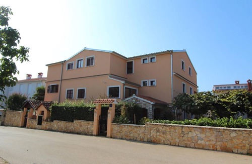 Borik Apartment | Idyllic flat just 200 metres from the beach with taxi boat connection to Rovinj