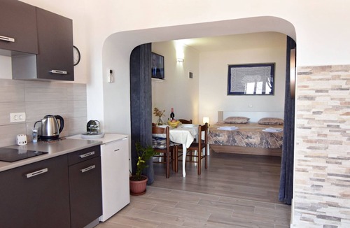 Basanija Apartment | in Bašanija mit Schöner Terrasse by Interhome