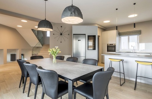 Mimice House | in Mimice mit tollem Pool und Meerblick by Interhome