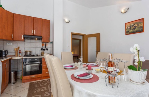 Polje Apartment | In this beautiful house on the 1st floor is tastefully furnished apartment CKK724 with minimum ceili