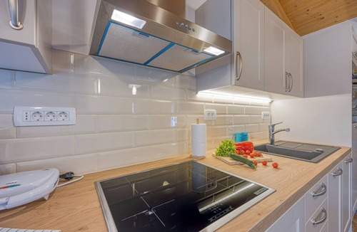 Koper Apartment | Istrian Casa Sunny Terrace APT w Sauna EV Hot tube, Koper, Slovenia