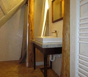Log pod Mangartom House | Joe's Place