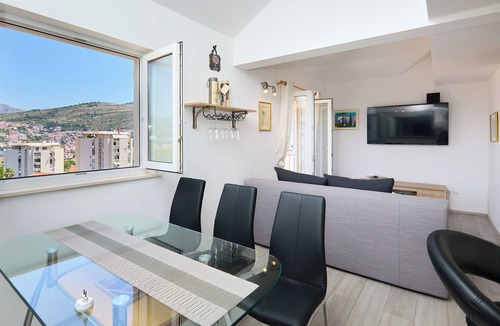 Lapad Apartment | Joyful Place - Three Bedroom Apartment, Sleeps 6