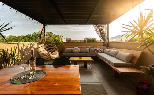 Komiza Apartment | Just 4 You