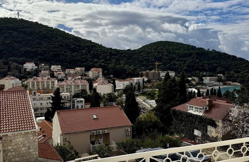 Babin Kuk Apartment | KABLAR'S SUNNY SUITES 2BR apartment with balcony