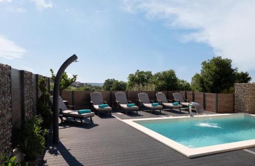 Razanac Villa | Kala