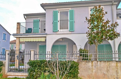 Basanija Apartment | Klimatisierte Wohnung in Bašanija mit Grill by Interhome