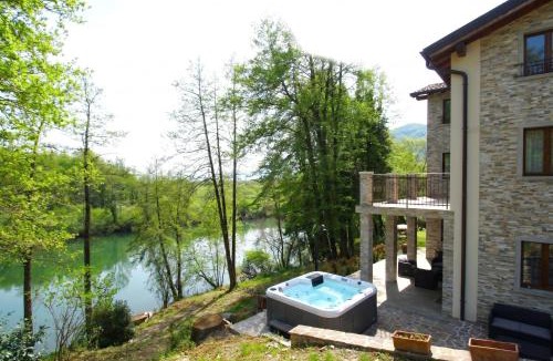 Metlika House | Kolpa Paradise Jacuzzi & Sauna - Happy Rentals