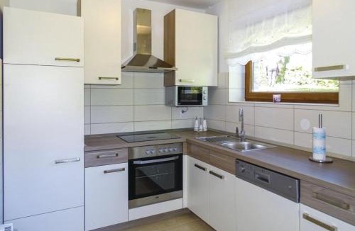 Metlika House | Kolpa Paradise Jacuzzi & Sauna - Happy Rentals