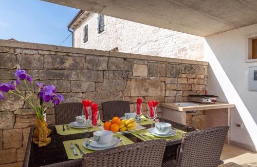 Stokovci House | Kuća Maja
