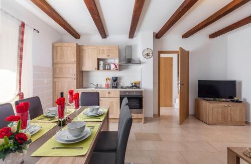 Stokovci House | Kuća Maja