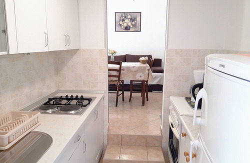 Zrnovnica House | Kuča na rjeci s velikim vrtom I pogledom na planine,3km od mora - Split 10km.