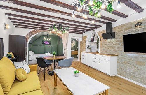 Rovinj Apartment | La Bestia Deluxe Studio Apartment in Old Town Rovinj