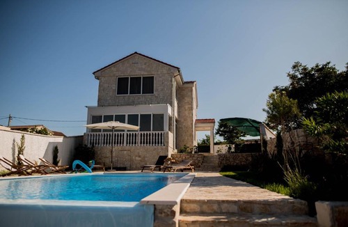 Vinjerac Villa | La Familia-Peaceful Villa, Private Pool, Sea and Velebit View