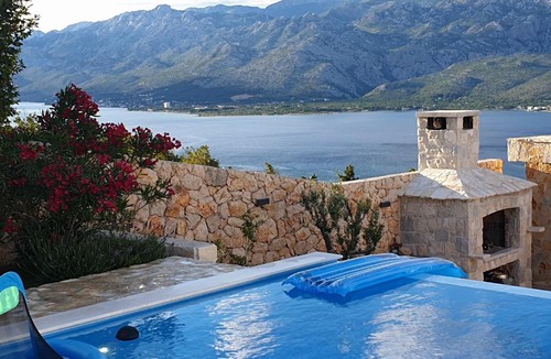 Vinjerac Villa | La Familia-Peaceful Villa, Private Pool, Sea and Velebit View