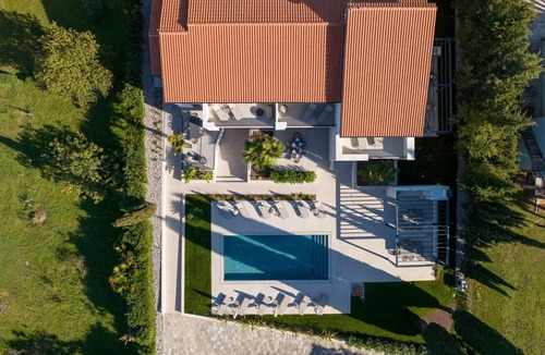 Gulici Apartment | La Residenza Vila Apartment II for 6 guests, 1.5 km from the sea