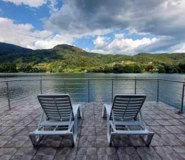 Milici House | Lake Cottage
