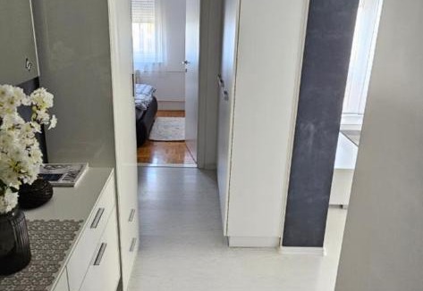 Vinkovci Apartment | Laura Exclusive, dizajnerski uređen stan, izvrsno opremljen, self check-in