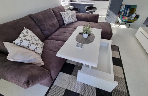 Vinkovci Apartment | Laura Exclusive, dizajnerski uređen stan, izvrsno opremljen, self check-in
