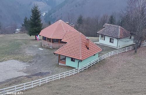 Bogutovac House | Legat tri brata
