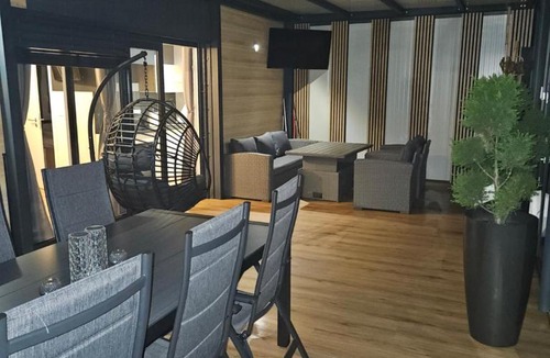 Hrastnik Apartment | Lipa Lake Residence