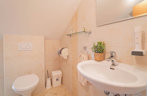 Zerovnica Hotel | Logar Farm Stay near Lake Cerknica - R3, Grahovo, Slovenia