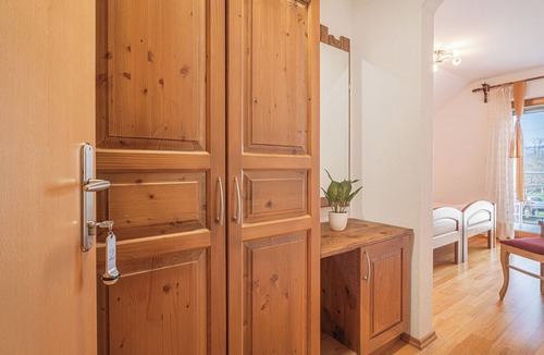 Zerovnica Hotel | Logar Farm Stay near Lake Cerknica - R2, Grahovo, Slovenia