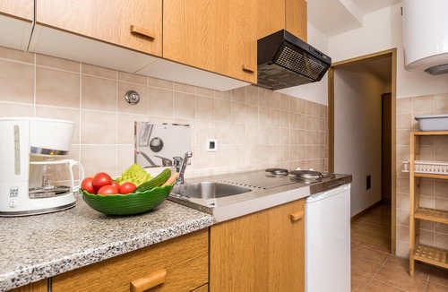 Icici Apartment | Look forward to a relaxing vacation near the beach and the sea in this vacation apartment.