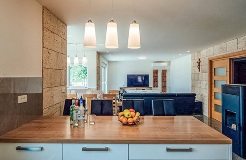 Lovrec House | Look forward to a vacation home with plenty of space and a luxurious ambience.