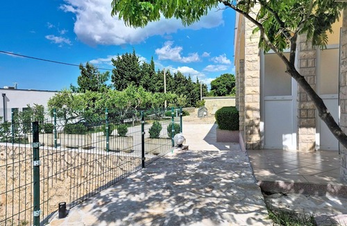 Maslenica Apartment | Lovely apartment for 4 guests with WIFI, A/C, TV and terrace