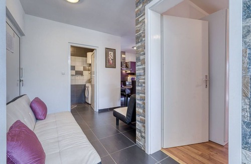 Polje Apartment | Lovely apartment for 4 people with pool, WIFI, terrace and pets allowed