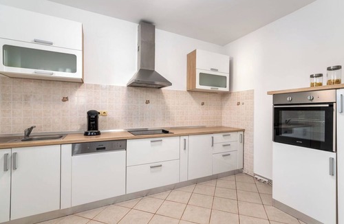 Rukavac Apartment | Lovely apartment for 4 guests with hot tub, A/C, pool, WIFI, TV, terrace and panoramic view