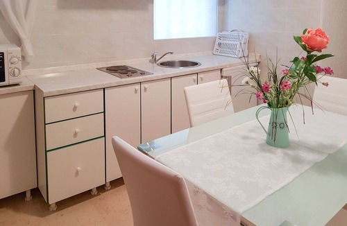 Peroj Apartment | Lovely apartment for 4 people with WIFI, A/C, TV, terrace and pets allowed