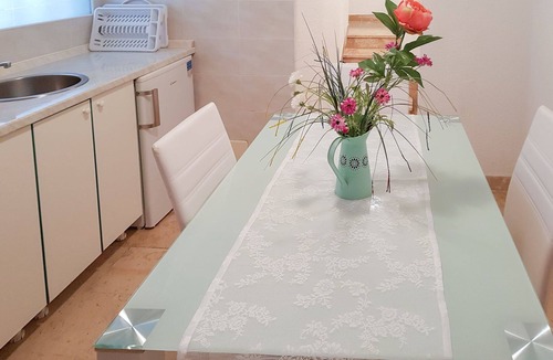 Peroj Apartment | Lovely apartment for 4 people with WIFI, A/C, TV, terrace and pets allowed