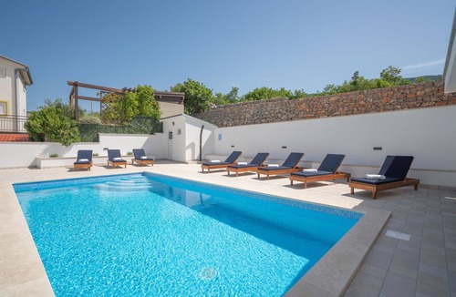 Klenovica Apartment | Lovely apartment for 4 people with A/C, WIFI, pool, TV and terrace