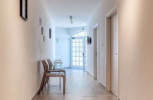 Sveti Juraj Apartment | Lovely apartment for 5 guests with A/C, WIFI, TV, patio and pets allowed