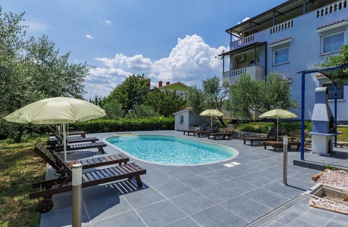 Presika Apartment | Lovely apartment for 5 people with A/C, WIFI, pool, TV and terrace