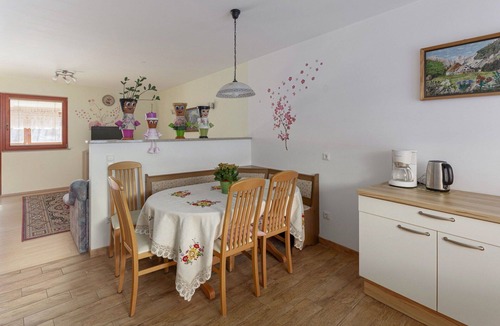 Ratece Apartment | Lovely apartment for 6 guests with WIFI, TV and terrace